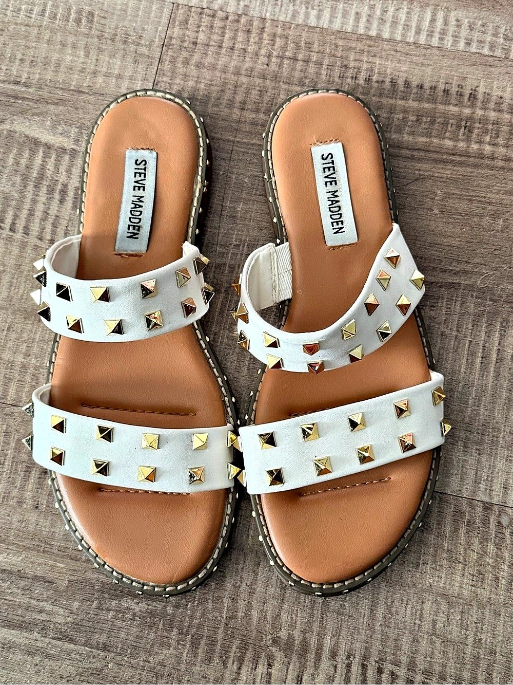 Steve Madden Studded Double-Strap Sandals in White & Gold Like New